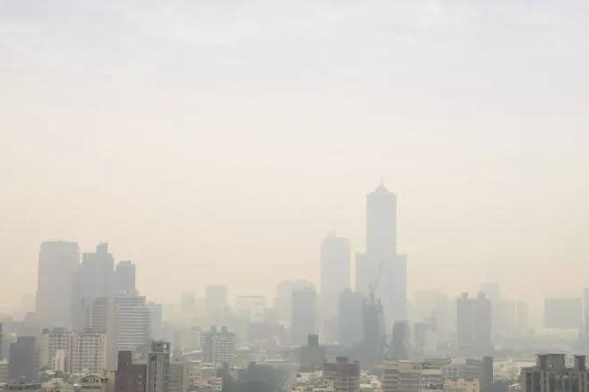 秋高氣燥，警惕“三手煙”！空氣凈化除濕機(jī)